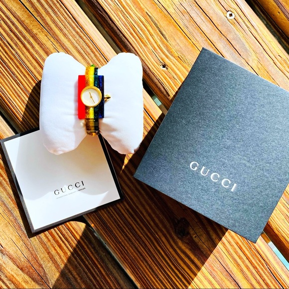 Gucci Vintage Web Resin Rainbow Cuff Watch NWT - Picture 16 of 16
